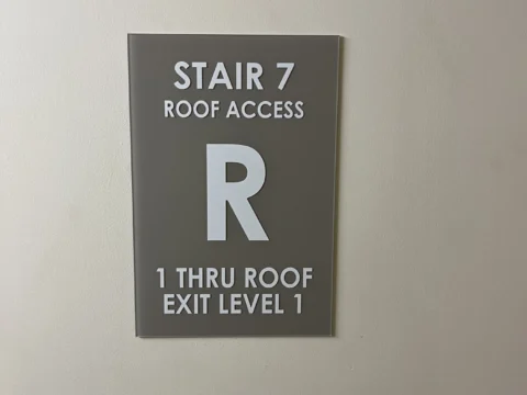 Stair 7 roof access and exit level identification sign